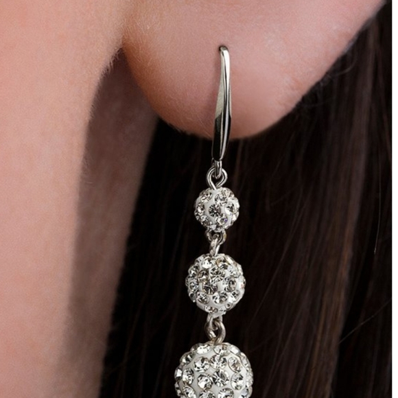Earrings. Bling. - Picture 4 of 4